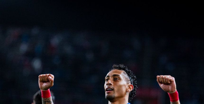 لامين يامال يعجل برحيل رافينيا عن برشلونة في الميركاتو الصيفي