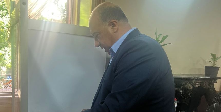 محمد مصيلحي بعد الإدلاء بصوته في انتخابات مجلس الشيوخ: الشباب قوة مصر
