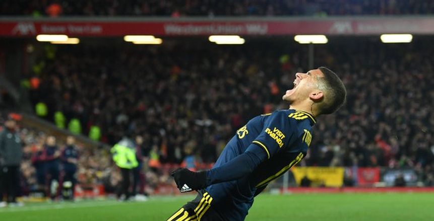 في شوط أول مثير.. أرسنال يتقدم على ليفربول 3-2