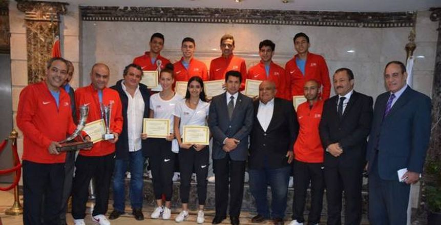 وزير الشباب و الرياضة يكرم ناشئي الاشكواش بعد التتويج ببطولة العالم بالهند