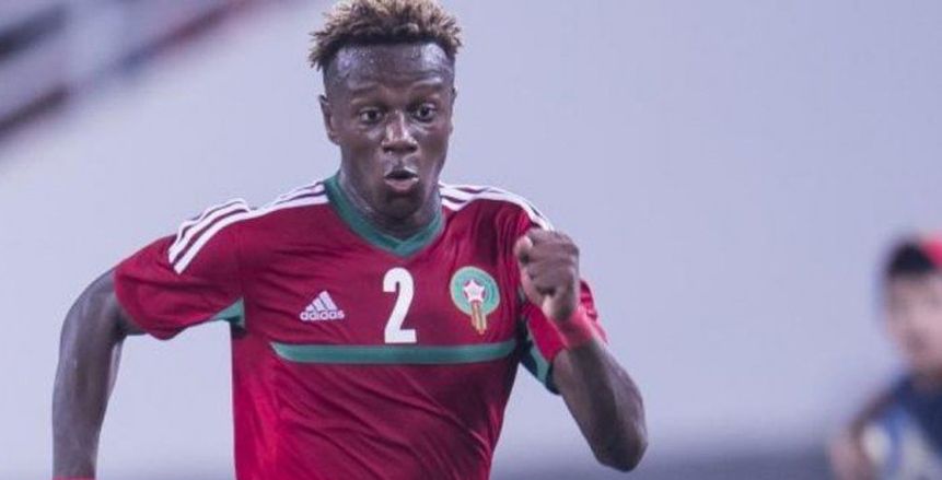 بالصور| جماهير ساحل العاج ترحب بلاعب المغرب ذو الأصول الإيفوارية