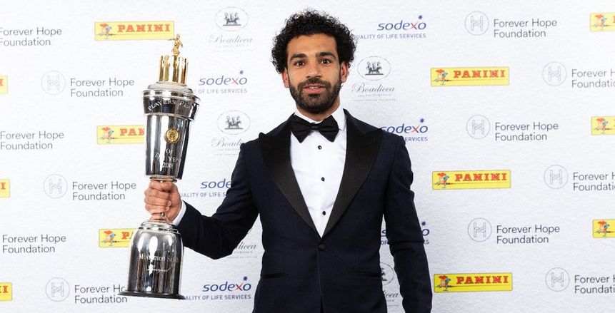 قائد ليفربول يهنئ «صلاح»: «تسحتق الجائزة بجدارة»