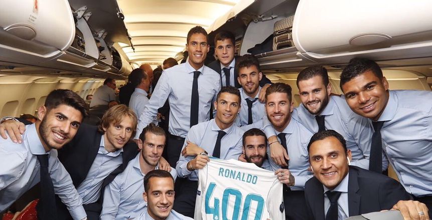 لاعبو «ريال مدريد» يحتفلون بوصول رونالدو لمباراته الـ400
