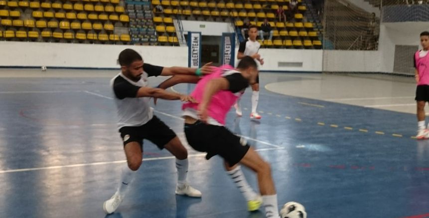 رئيس الاتحاد الأفريقي يشيد بمستوى منتخب مصر لكرة الصالات
