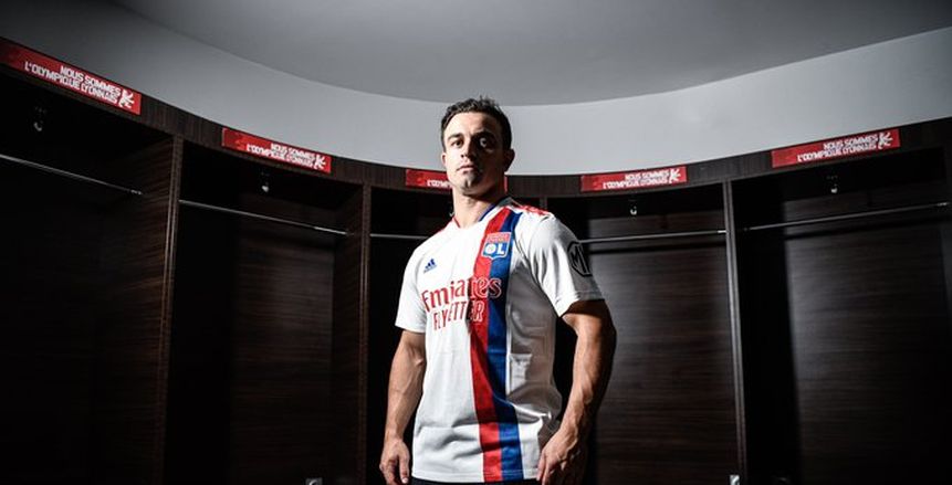 ليون يعلن ضم شاكيري من ليفربول حتى عام 2024