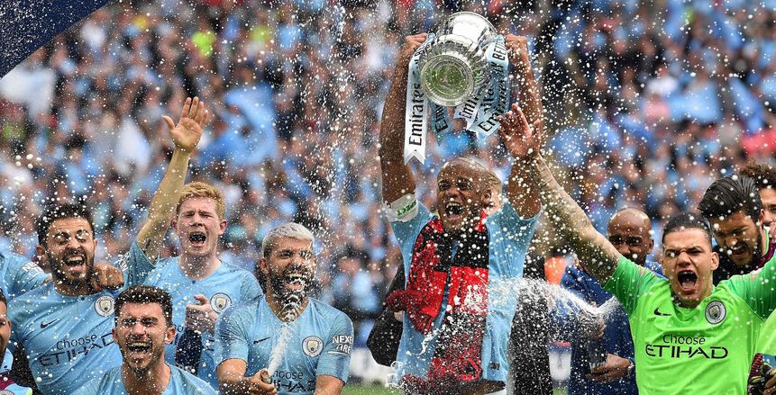 بالصور| جماهير مانشستر سيتي تحتفل بالرباعية التاريخية