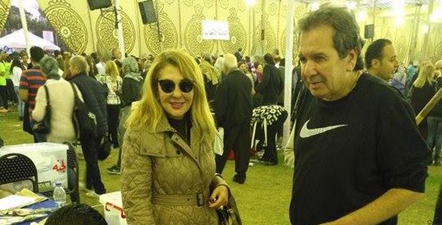 بالصور| نادية الجندي تدلي بصوتها في انتخابات الجزيرة