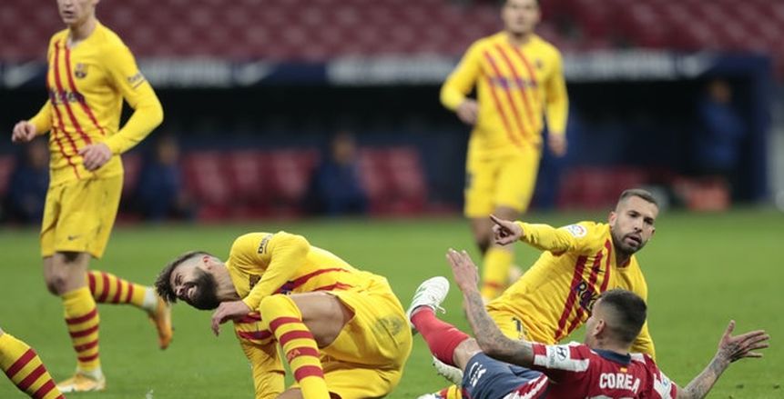 تقارير إسبانية: بيكيه يغيب عن برشلونة لـ 6 أشهر بسبب الإصابة