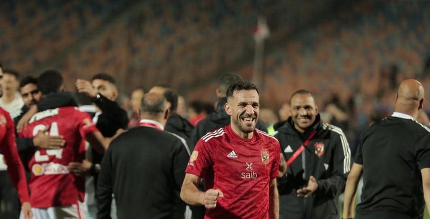 تقارير تكشف بدء إجراءات تجديد عقد علي معلول في الأهلي.. يحصل على هذا الراتب