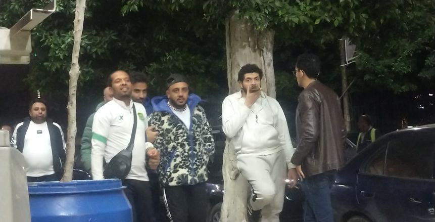 أوس أوس وأحمد فهمي وحاتم صلاح يزورون أحمد رفعت في المستشفى