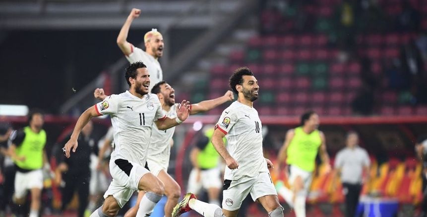 قناة مفتوحة تعلن نقل مباراة مصر والسنغال مجانا.. اضبط التردد