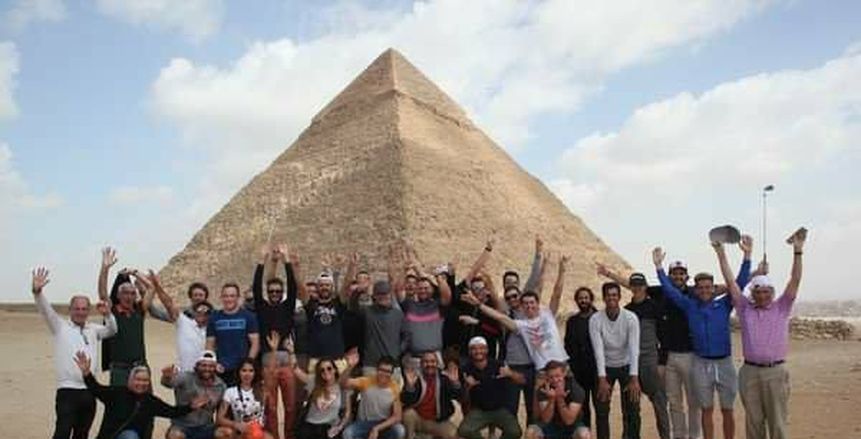 نجوم أوروبا في الجولف يشجعون السياحة المصرية من أمام الأهرامات