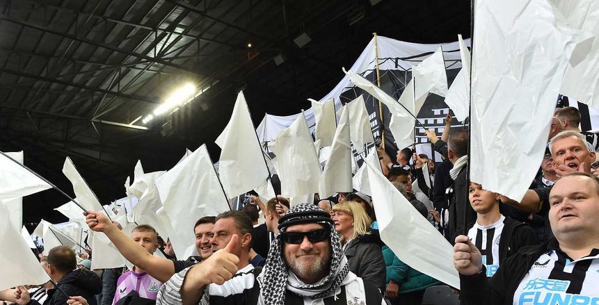 نيوكاسل يطالب جماهيره بعدم ارتداء الزي العربي في بيان رسمي