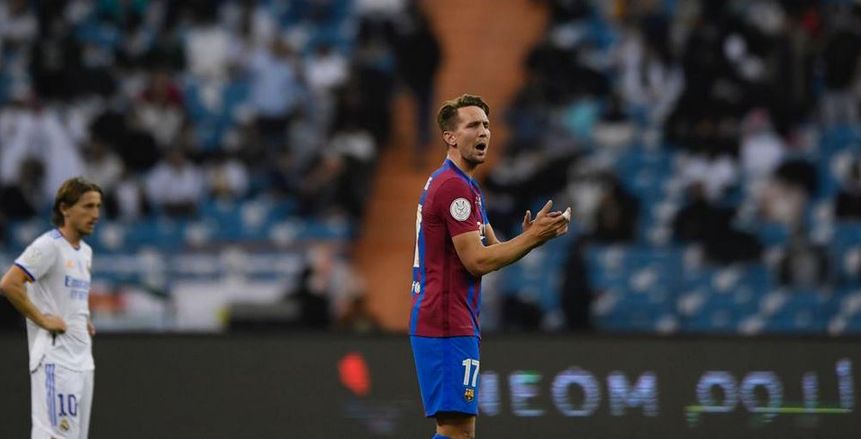 لوك دي يونج يعلن رحيله عن برشلونة وعودته إلى إشبيلية