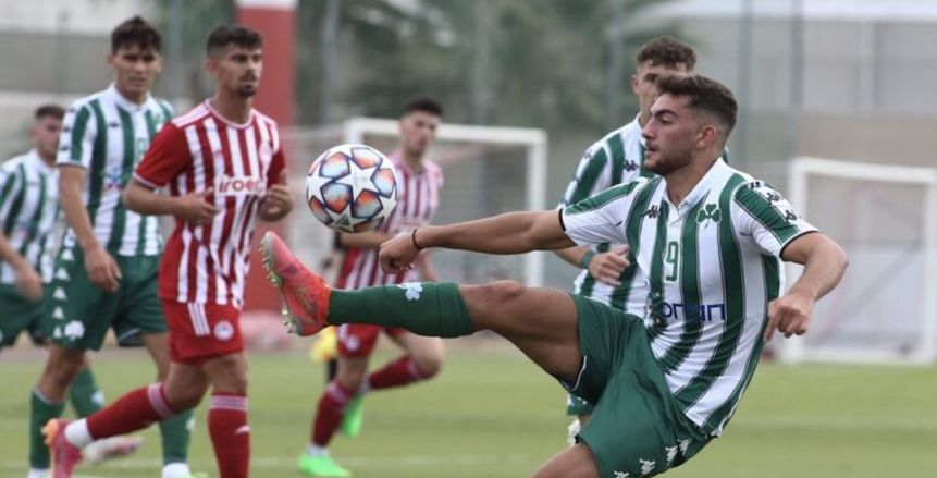 بلال مظهر يتوج بهداف دوري أبطال أوروبا للشباب رغم خروج باناثينايكوس مبكرا
