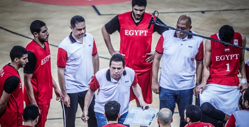 بعد توديع "أفروكان".. اتحاد كرة السلة يقبل استقالة مدرب المنتخب ويوقف لاعبين