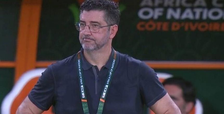 مفاجأة في رد الأهلي بشأن تولي روي فيتوريا منصب المدير الفني للفريق
