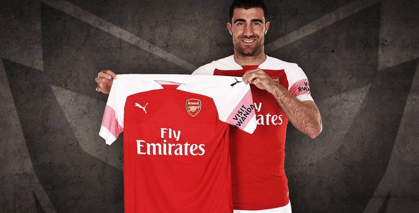 رسميا.. أرسنال يضم سوكراتيس من بروسيا دورتموند