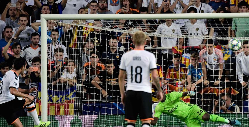 فالنسيا يحول تأخره أمام ليفانتي للفوز برباعية في الدوري الإسباني