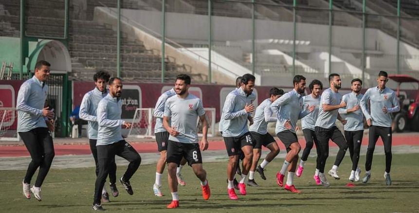 موسيماني يجتمع باللاعبين قبل مران الأهلي.. وطاهر يواصل التأهيل