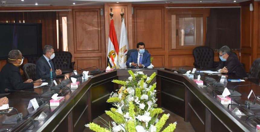 صبحي يترأس أول اجتماع لمجلس أمناء مدينة الشباب والرياضة لحي الأسمرات