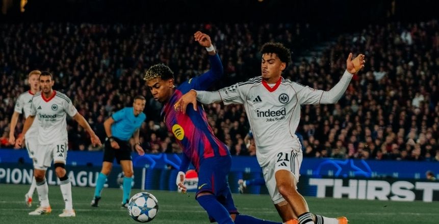 برشلونة يقلب تأخره ويحقق فوزًا مثيرًا على فرانكفورت