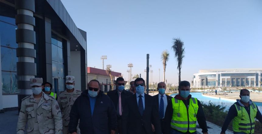 وزير الرياضة يتفقد صالة العاصمة الإدارية قبل بطولة العالم لكرة اليد
