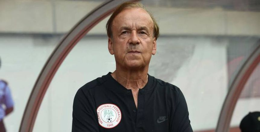 حوار| مدرب نيجيريا: الفراعنة أقوى مرشح للفوز بالبطولة.. والأفضل لـ"صلاح" الاستمرار بليفربول