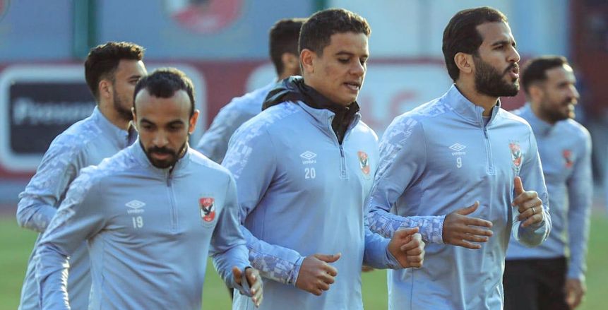 الإصابة تمنع أيمن أشرف من مران الأهلي.. وجلسة بين موسيماني وناصر ماهر
