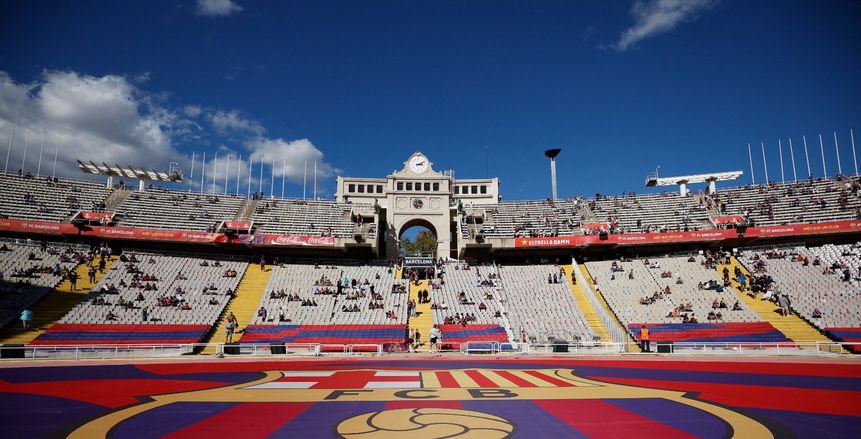 «سباق مع الزمن».. تجهيز ملعب مونتجويك لموقعة برشلونة وباريس في دوري الأبطال