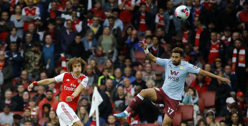 بالفيديو.. لاعب أرسنال يعتدي على تريزيجيه