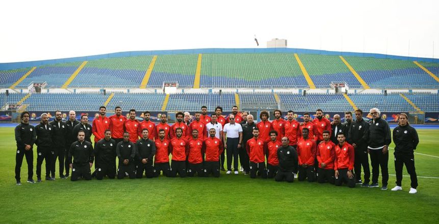 رياضيون يشيدون بزيارة السيسي للمنتخب: "دعم كبير.. وضربة معلم"