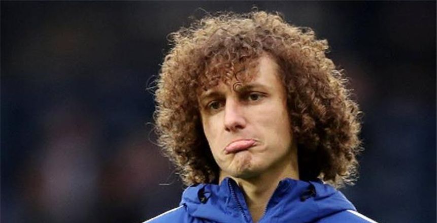 ديفيد لويز يدفع ضريبة الانتقال لأرسنال.. جماهير تشيلسي تهاجم مطعمه بلندن