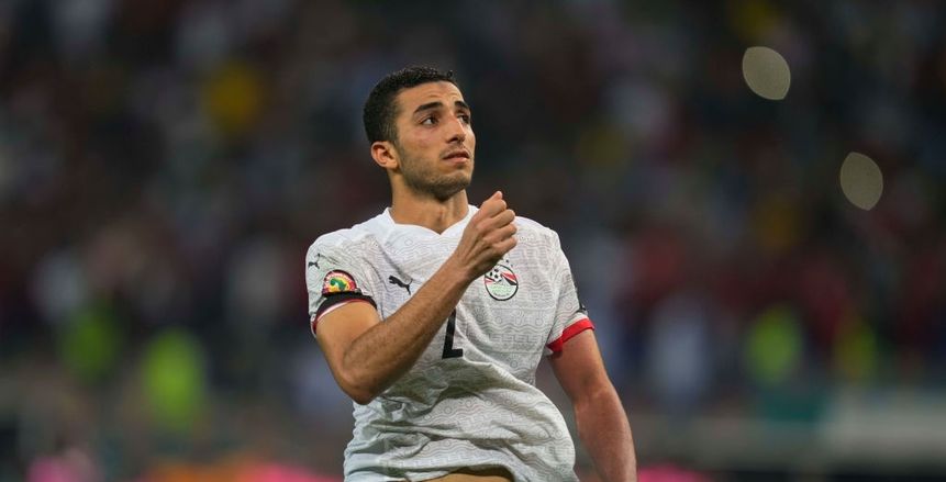 محمد عبد المنعم يهدد مستقبل أيمن أشرف في دفاع الأهلي
