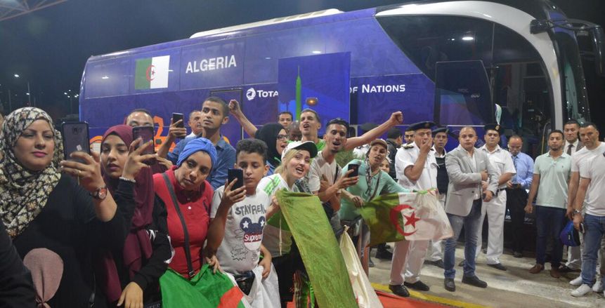 بالصور| بعثة منتخب الجزائر تصل القاهرة استعدادًا لكأس الأمم الأفريقية