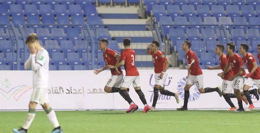 أسامة فيصل يقود هجوم منتخب الشباب أمام السنغال بنصف نهائي كأس العرب