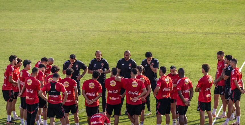 أزمة بين لجنة التخطيط ومدير التعاقدات بسبب المدرب الأجنبي للأهلي