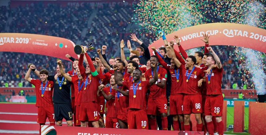 صلاح يحتفل مع الجماهير بتتويج ليفربول بمونديال الأندية (فيديو)