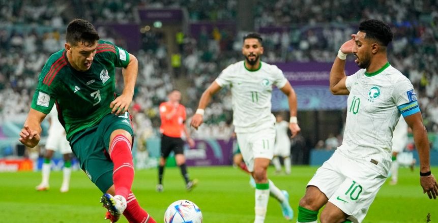 لسه الأماني ممكنة.. شوط أول سلبي بين السعودية والمكسيك في لقاء الحسم بكأس العالم