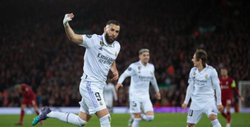 تقارير: بنزيما يرفض الدوري السعودي ويحسم مصيره مع ريال مدريد