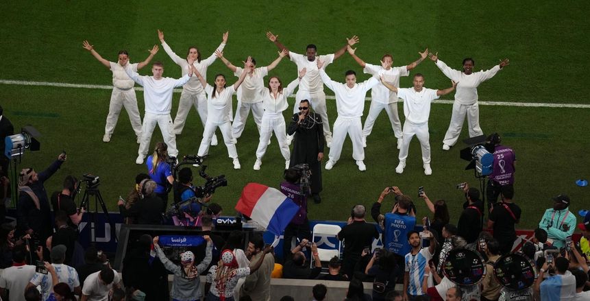 ويجز يقدم حفلا غنائيا بين شوطي نهائي كأس العالم 2022