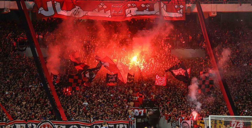بالصور| امتلاء "التالتة شمال" في ملعب برج العرب قبل موقعة الأهلي والوداد