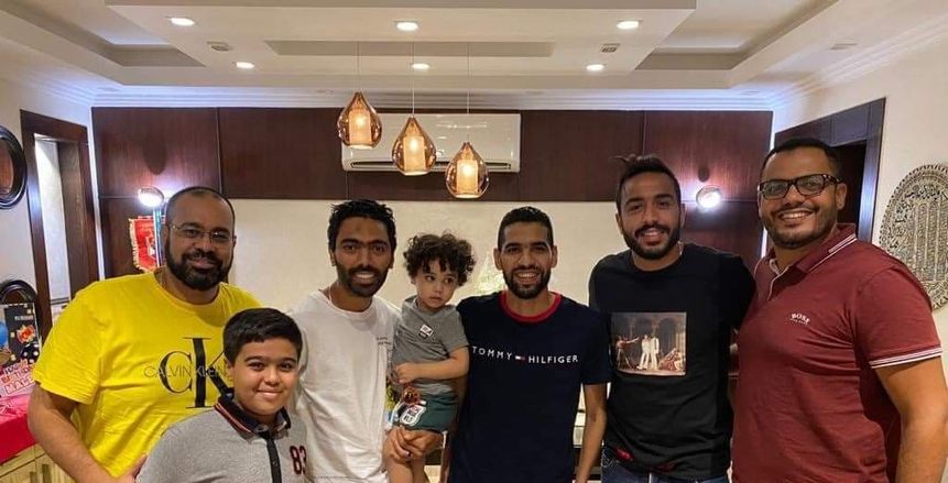 صور.. الشحات وكهربا يزوران مؤمن زكريا في منزله