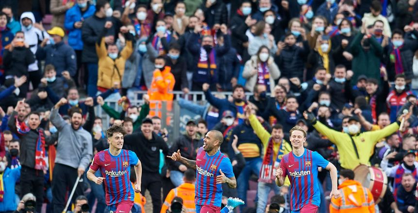 أوباميانج وتوريس في تشكيل برشلونة.. وإنسيني يقود هجوم نابولي