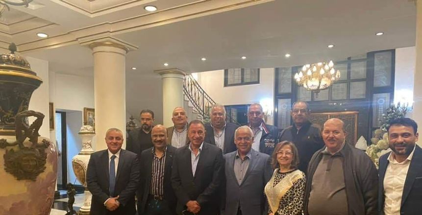 تفاصيل زيارة محمود الخطيب لسموحة.. رئيس الأهلي والجارحي بفيلا فرج عامر