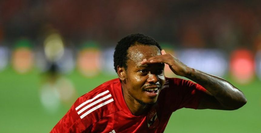 مدرب جنوب إفريقيا يصطدم الأهلي ويعلن إصابة بيرسي تاو