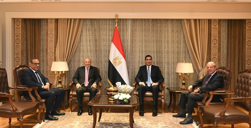 وزير الشباب والرياضة يستقبل رئيس الاتحاد المصري لكرة القدم