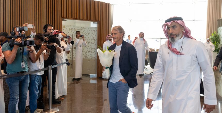 روبرتو مانشيني يوقع على عقود تدريب المنتخب السعودي