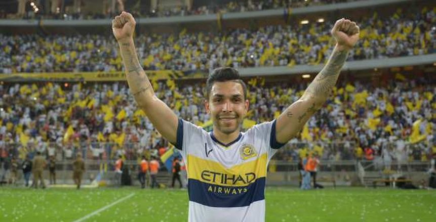 النصر عن أزمة علم السعودية على حذاء لاعبه: هدية تذكارية وليس للاستخدام