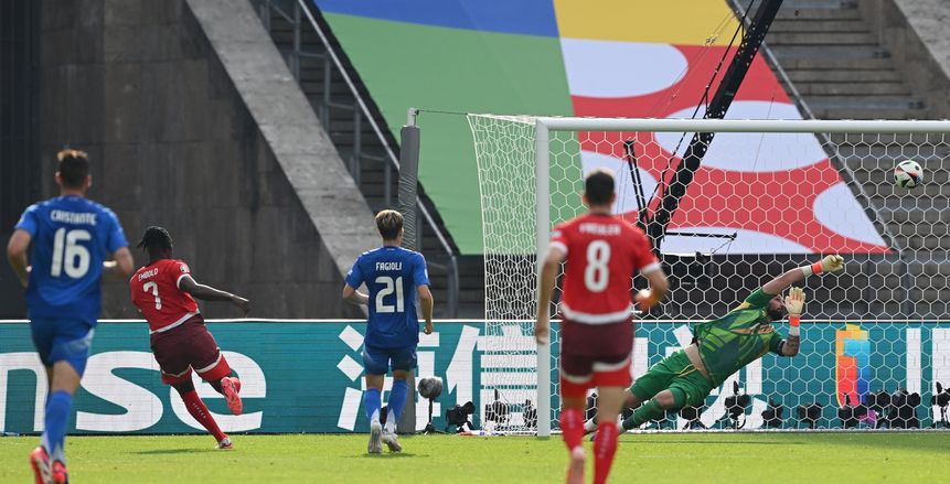 منتخب سويسرا يتقدم بهدف على إيطاليا في الشوط الأول